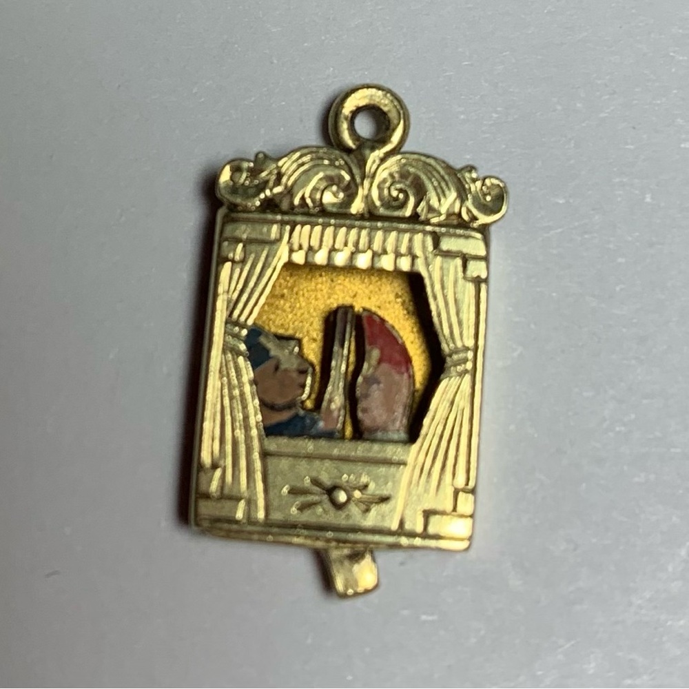 14K Yellow Gold Articulated 3D Punch and Judy Theater Charm Pendant Antique?